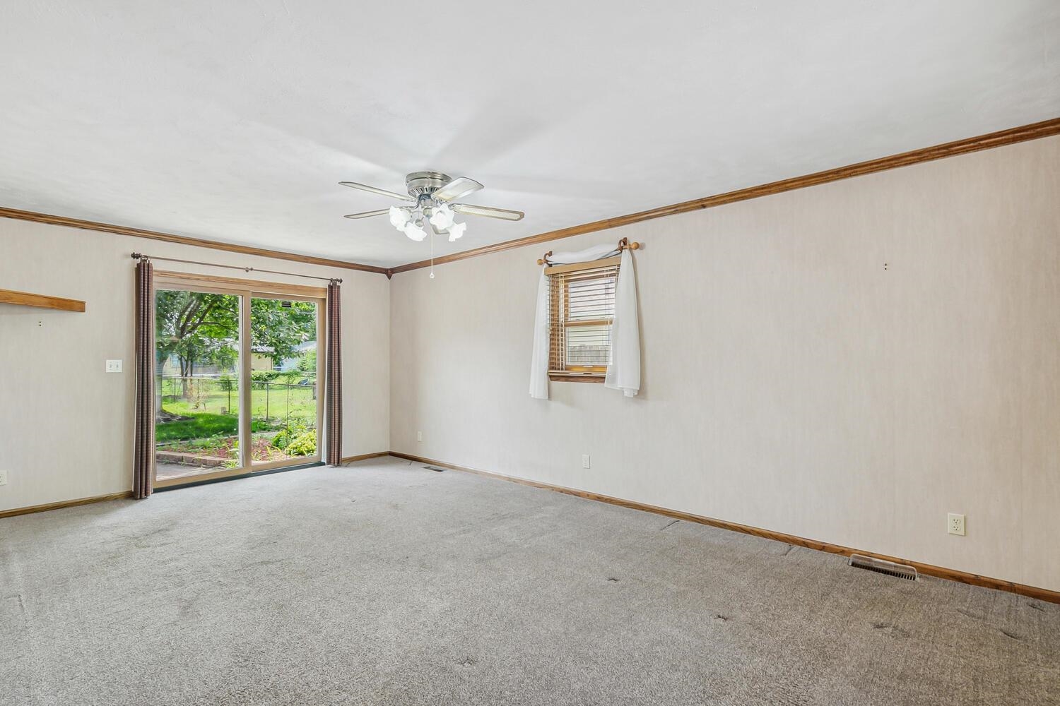 Wichita, Kansas 67213, United States, 3 Bedrooms Bedrooms, ,3 BathroomsBathrooms,Residential,Pending,55857