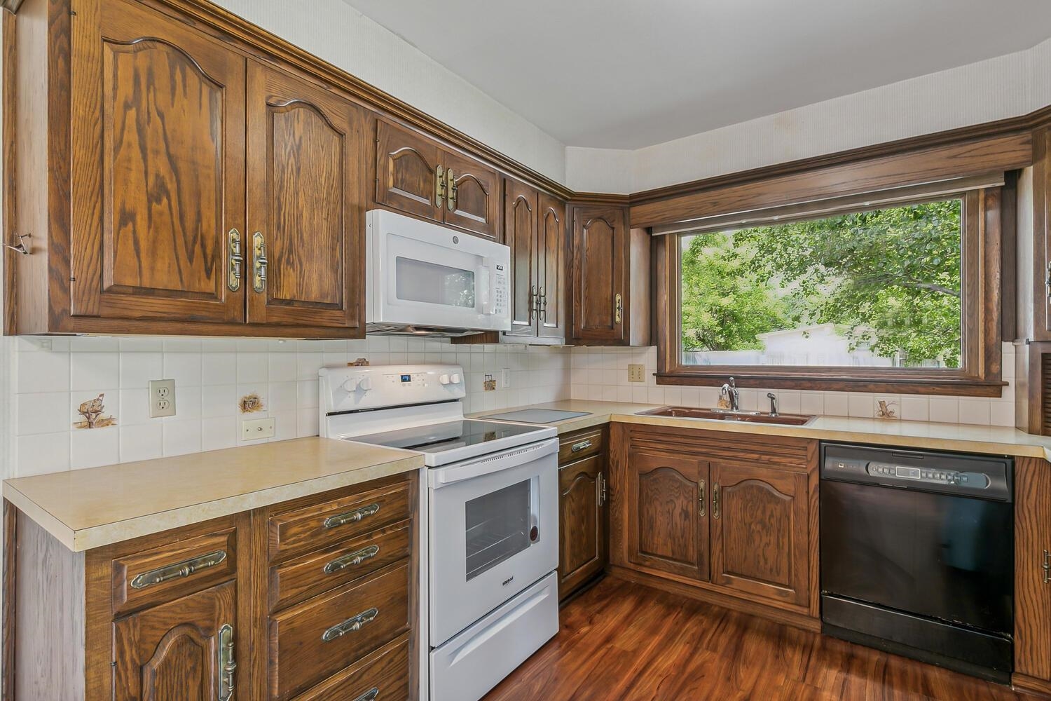 Wichita, Kansas 67213, United States, 3 Bedrooms Bedrooms, ,3 BathroomsBathrooms,Residential,Pending,55857