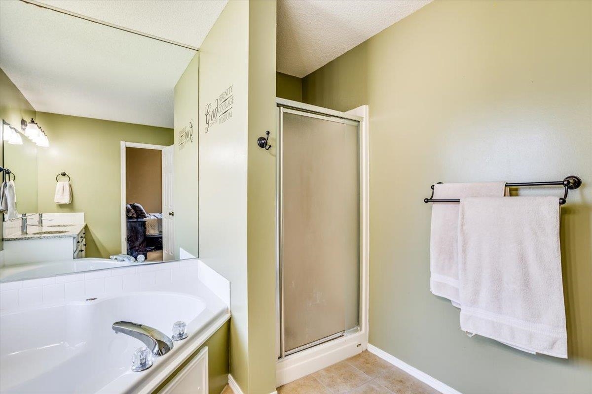 Derby, Kansas 67037, United States, 5 Bedrooms Bedrooms, ,3 BathroomsBathrooms,Residential,Pending,55486