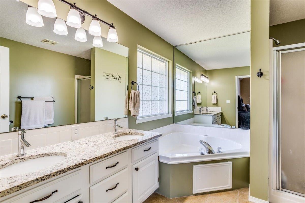 Derby, Kansas 67037, United States, 5 Bedrooms Bedrooms, ,3 BathroomsBathrooms,Residential,Pending,55486