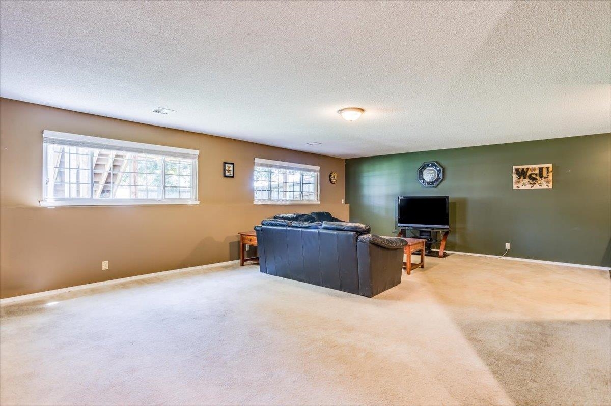 Derby, Kansas 67037, United States, 5 Bedrooms Bedrooms, ,3 BathroomsBathrooms,Residential,Pending,55486