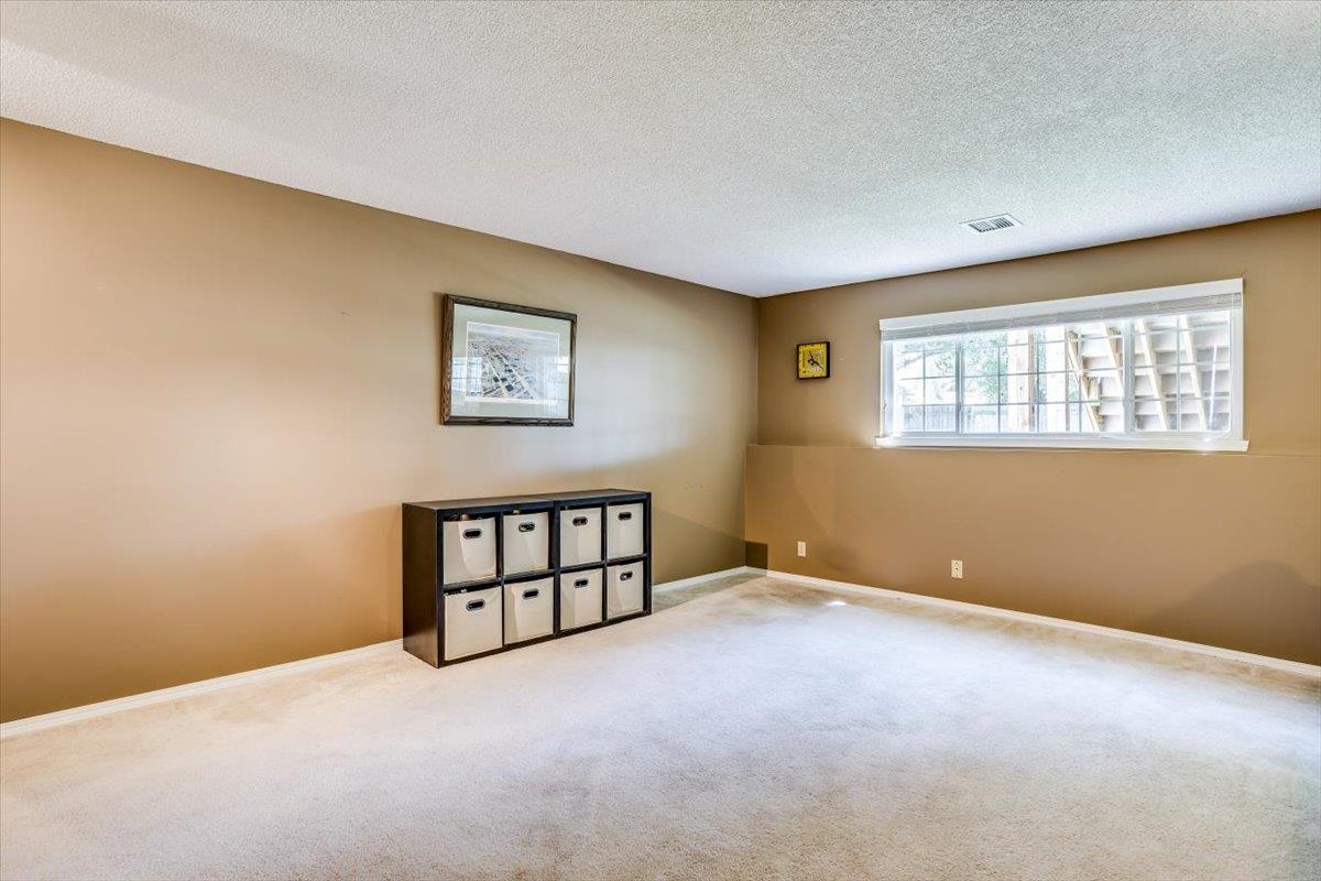 Derby, Kansas 67037, United States, 5 Bedrooms Bedrooms, ,3 BathroomsBathrooms,Residential,Pending,55486