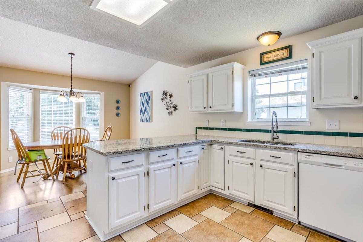 Derby, Kansas 67037, United States, 5 Bedrooms Bedrooms, ,3 BathroomsBathrooms,Residential,Pending,55486