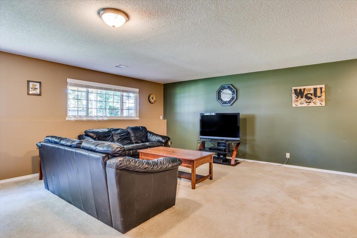 Derby, Kansas 67037, United States, 5 Bedrooms Bedrooms, ,3 BathroomsBathrooms,Residential,Pending,55486