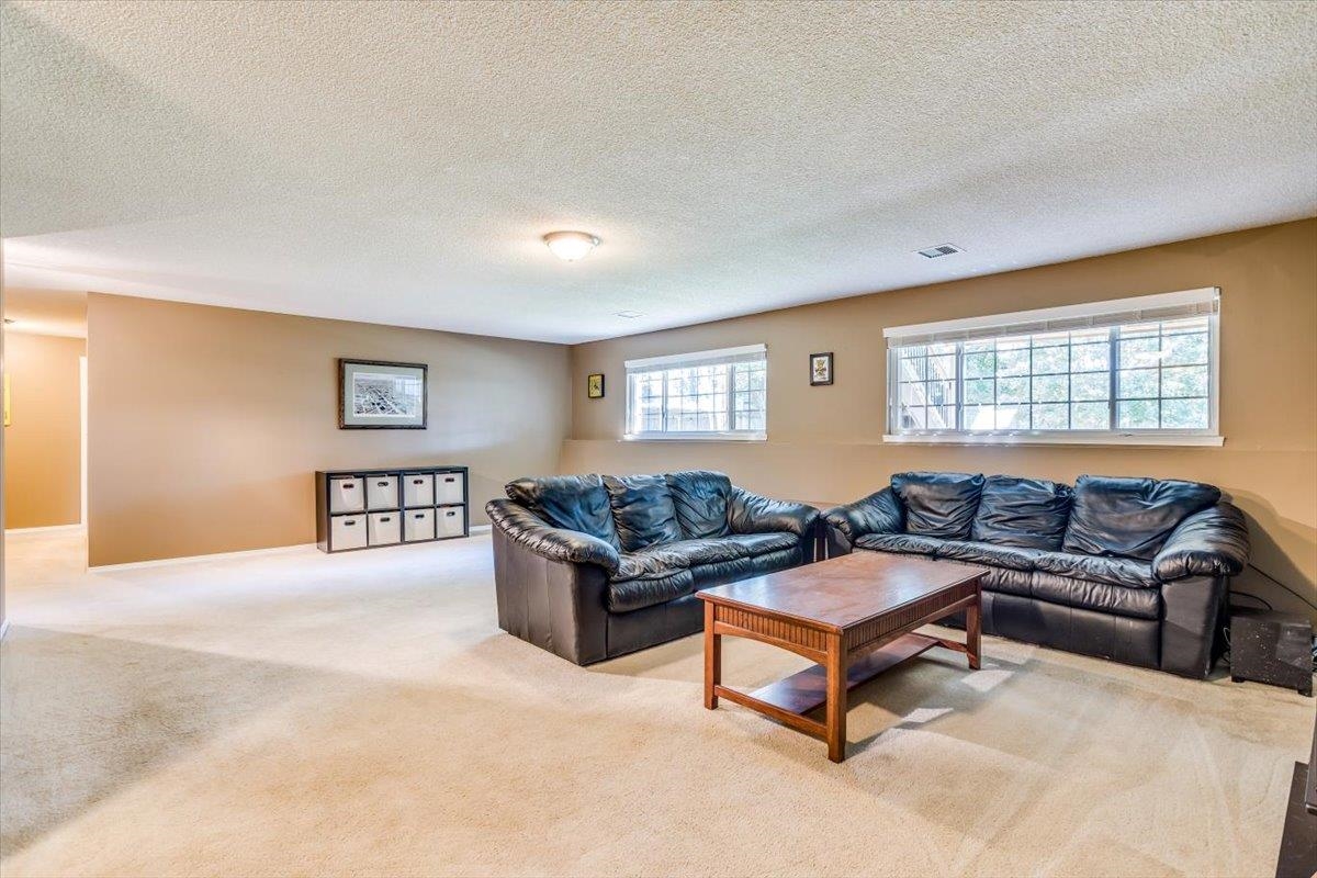 Derby, Kansas 67037, United States, 5 Bedrooms Bedrooms, ,3 BathroomsBathrooms,Residential,Pending,55486