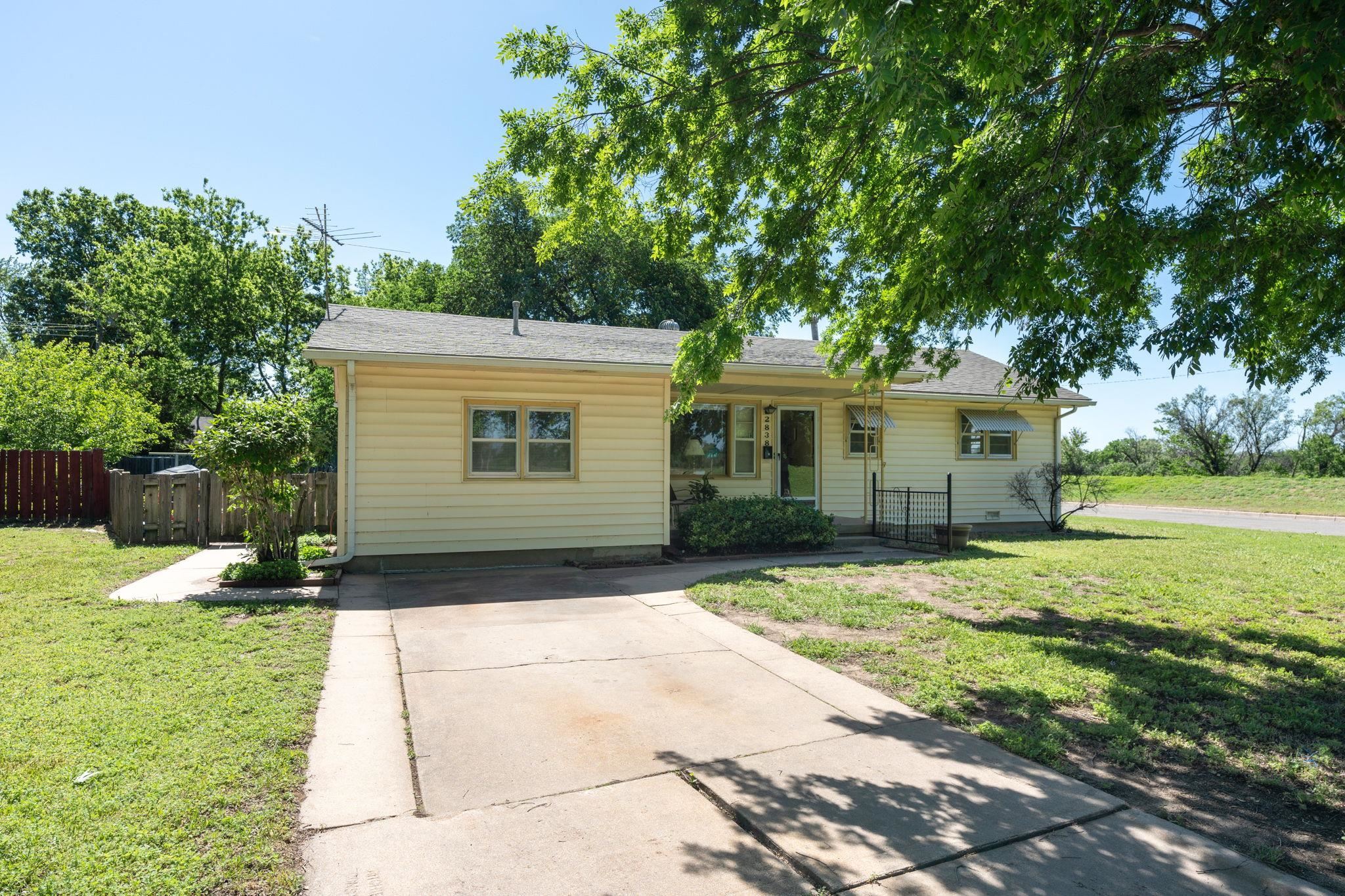 Wichita, Kansas 67216, United States, 3 Bedrooms Bedrooms, ,1 BathroomBathrooms,Residential,Pending,58033