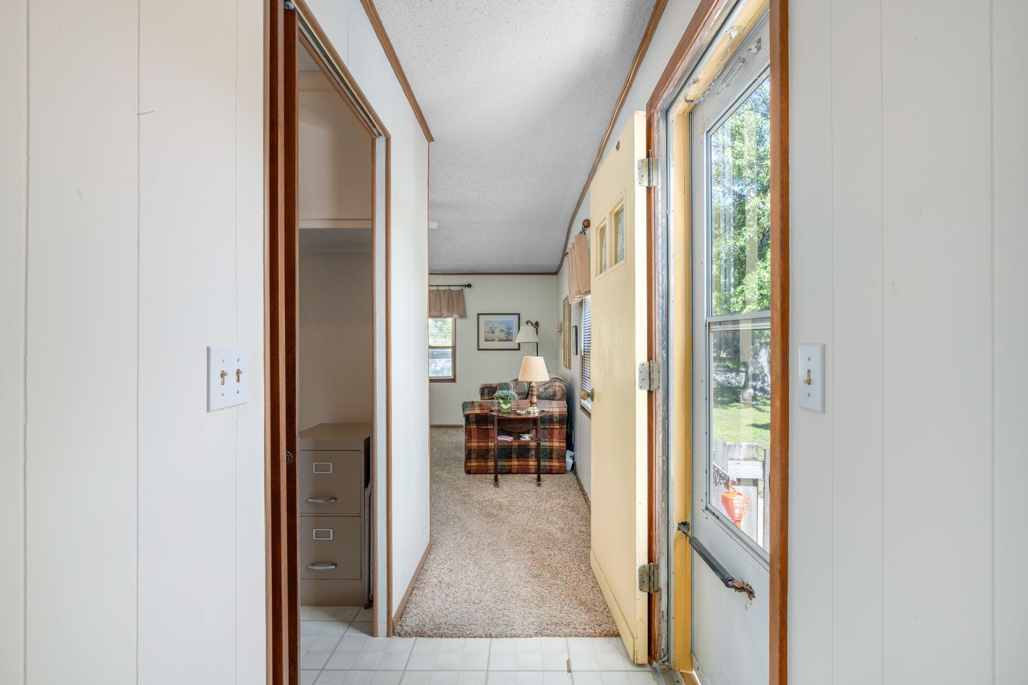 Wichita, Kansas 67216, United States, 3 Bedrooms Bedrooms, ,1 BathroomBathrooms,Residential,Pending,58033