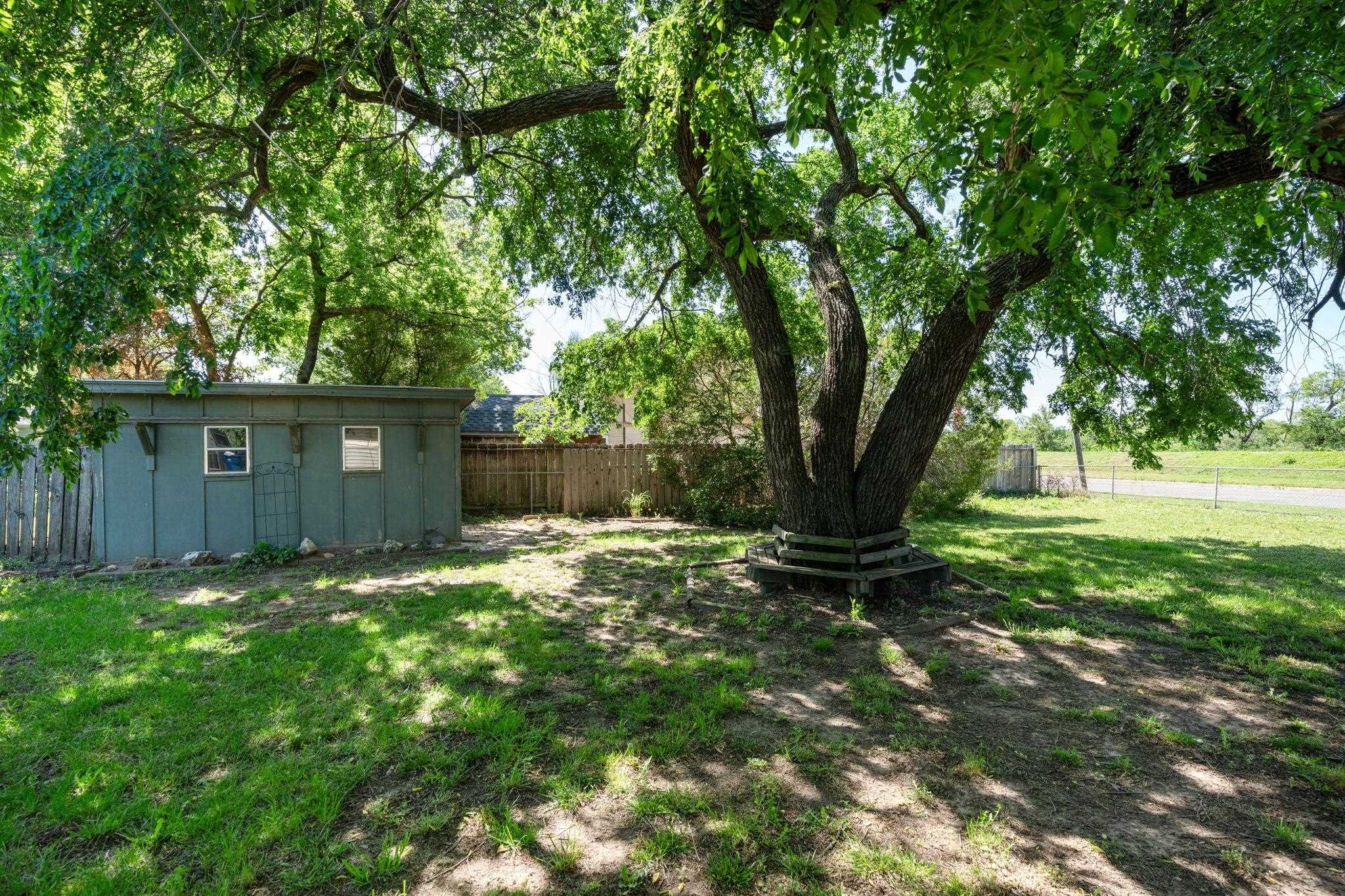 Wichita, Kansas 67216, United States, 3 Bedrooms Bedrooms, ,1 BathroomBathrooms,Residential,Pending,58033