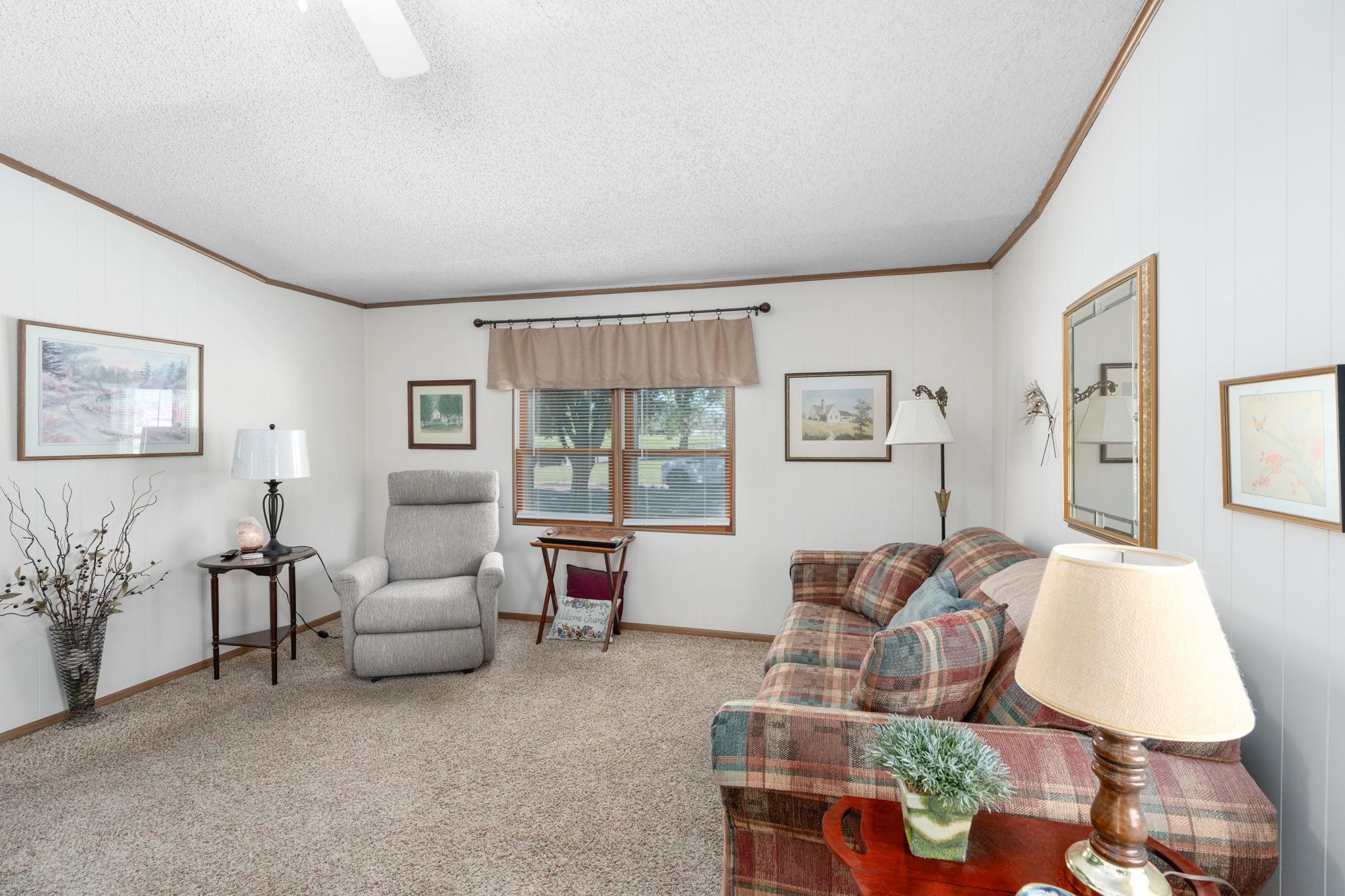 Wichita, Kansas 67216, United States, 3 Bedrooms Bedrooms, ,1 BathroomBathrooms,Residential,Pending,58033