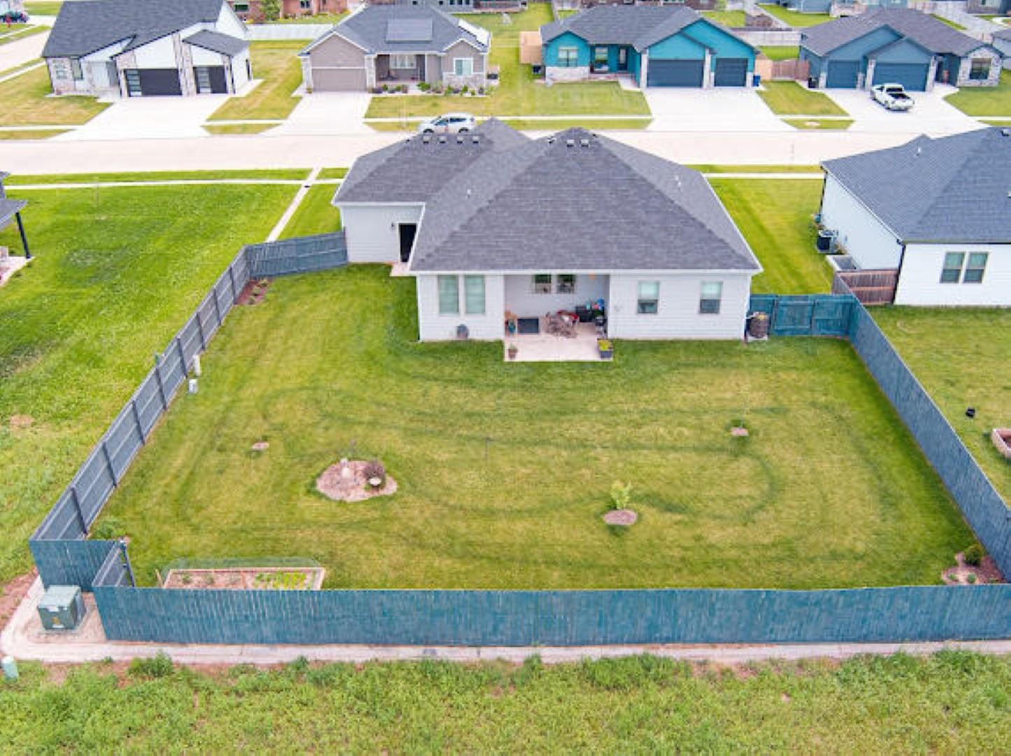 2718 Wet Stone Dr, Salina, Kansas image 19
