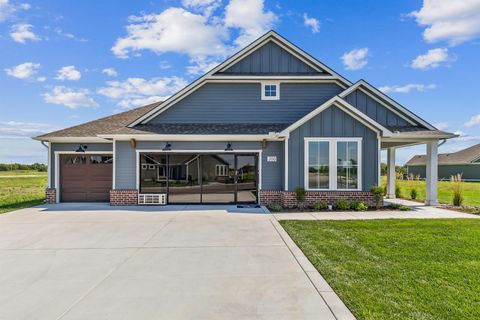 Townhouse For Sale - 200 W Boxthorn Dr<br/> Butler County, Andover, KS 67002