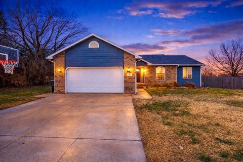 Homes For Sale - 407 N Kansas St<br/> Reno County, Haven, KS 67543