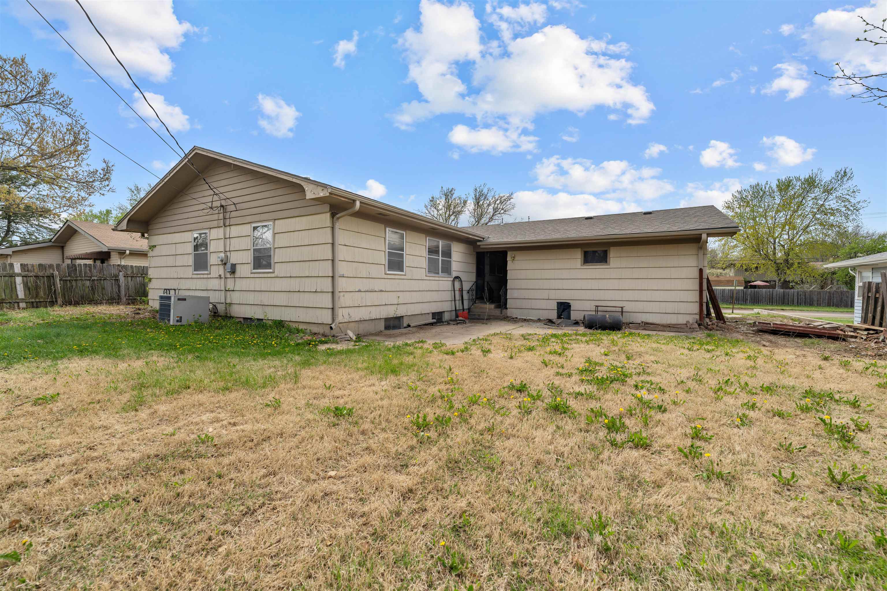 511 S Marymount Rd, Salina, Kansas image 2