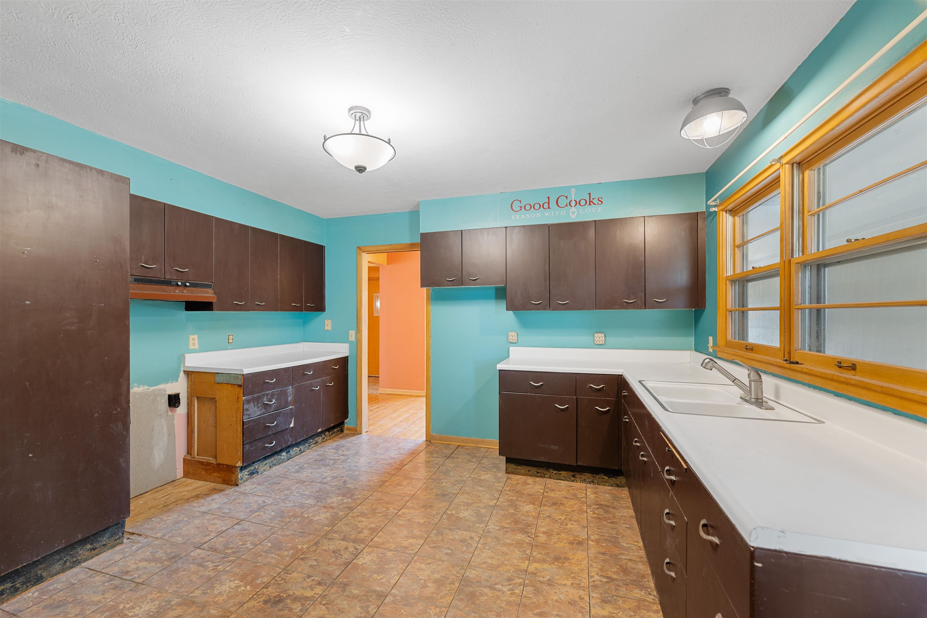 511 S Marymount Rd, Salina, Kansas image 7