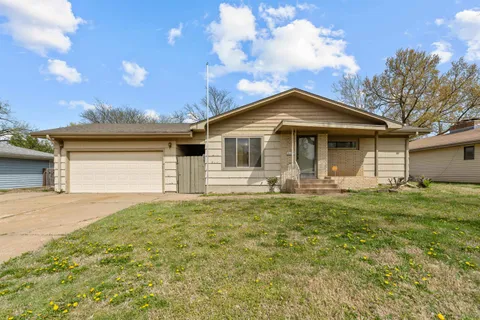 511 S Marymount Rd, Salina, KS 67401 - MLS#: 652672