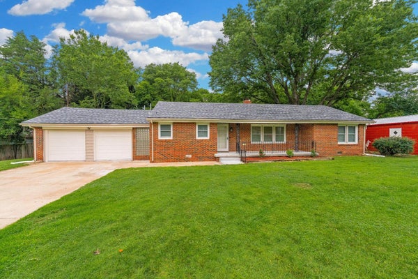 3430 E CRYSTAL ST, WICHITA, KS 67216 - Image b2db71f95e57910c8e76664ca700e459/2499148381
