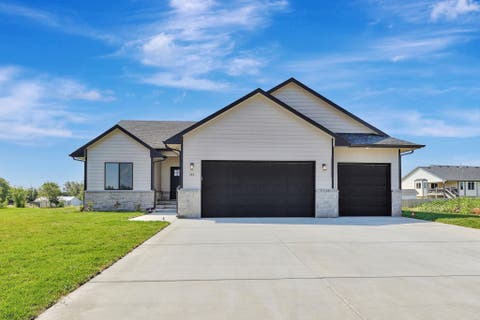 Homes For Sale - 141 E Poplar Cir<br/> Sedgwick County, Goddard, KS 67052