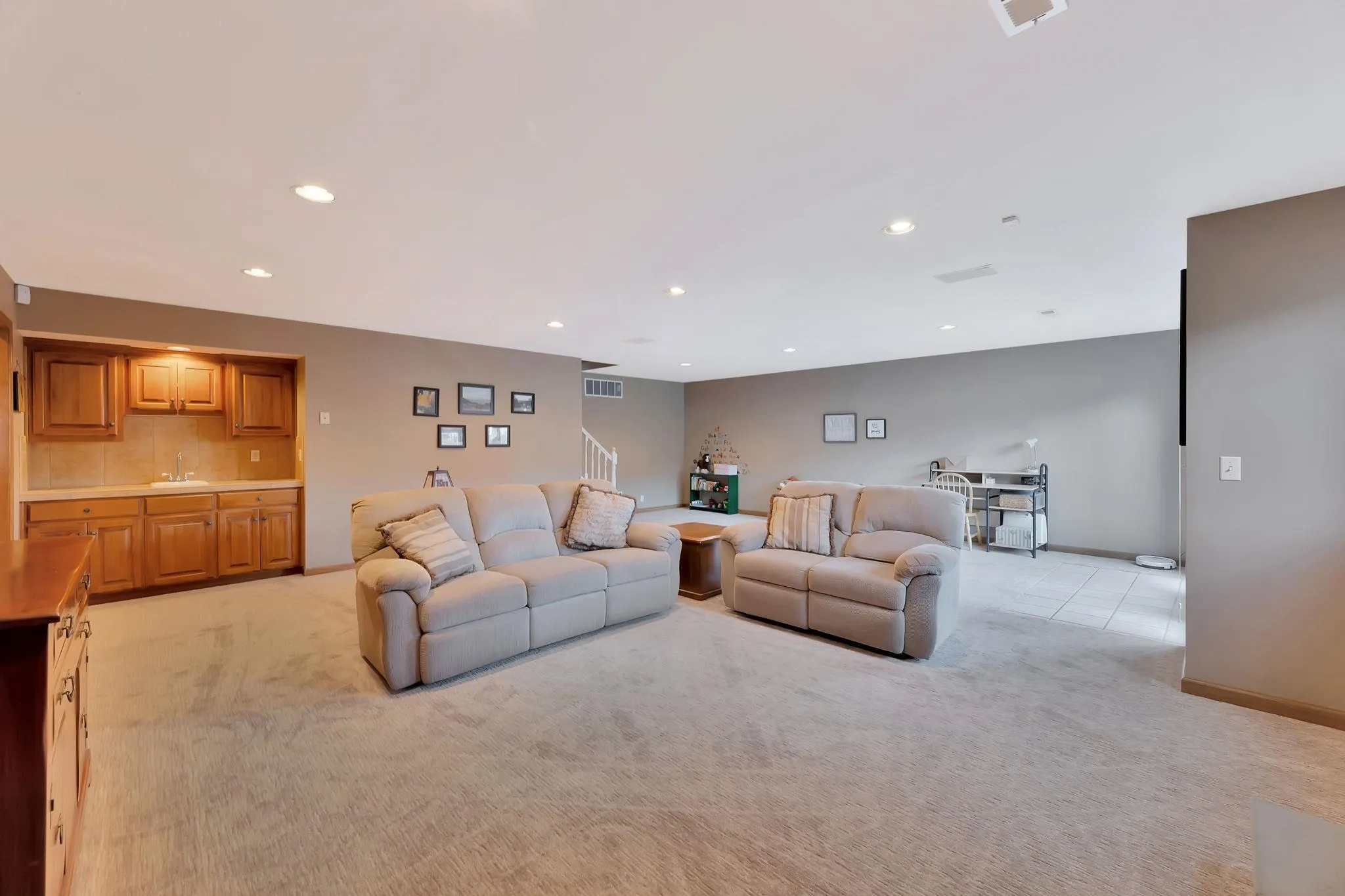 Wichita, Kansas 67206, United States, 3 Bedrooms Bedrooms, ,3 BathroomsBathrooms,Residential,Active,256271