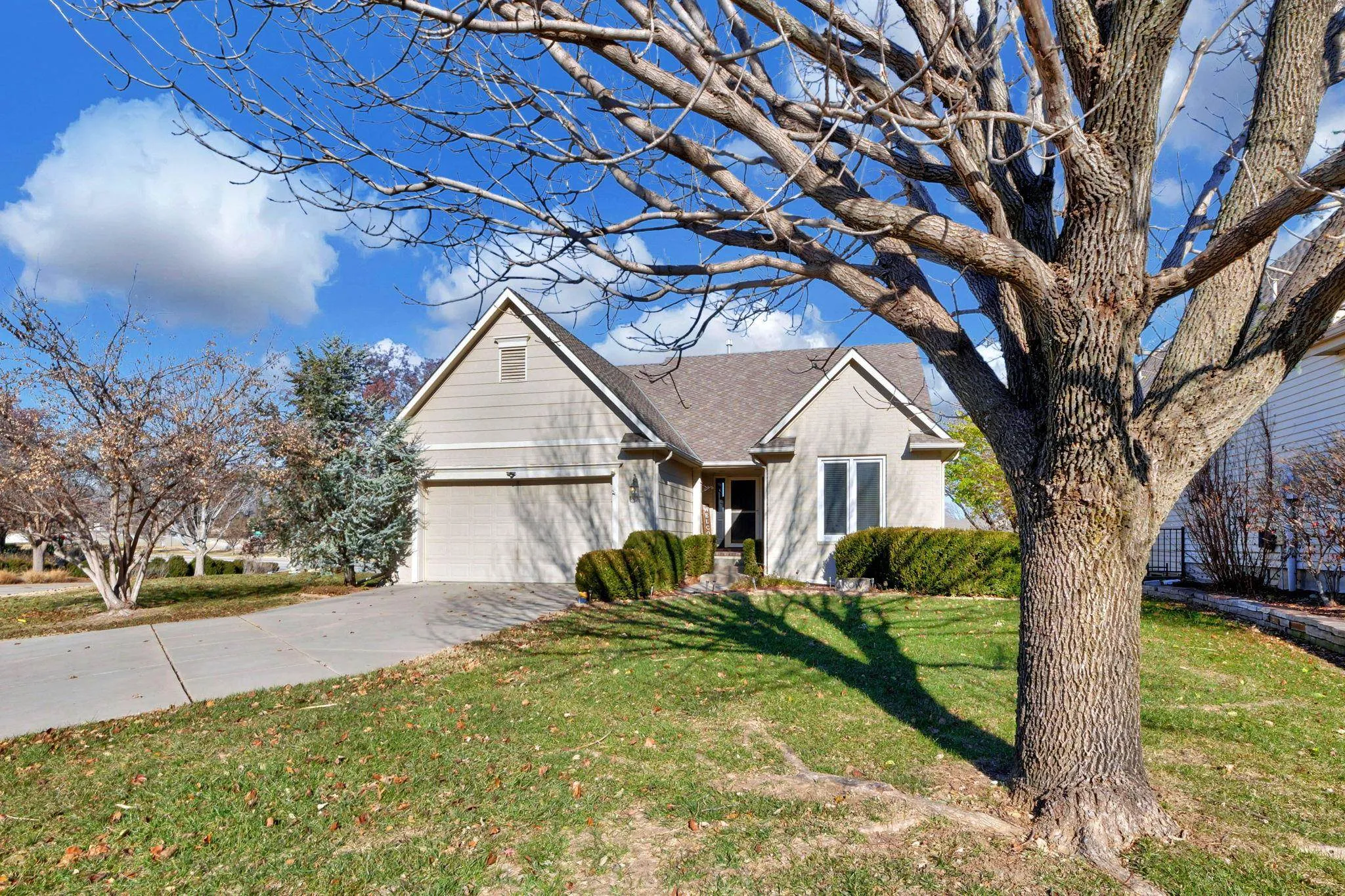 Wichita, Kansas 67206, United States, 3 Bedrooms Bedrooms, ,3 BathroomsBathrooms,Residential,Active,256271