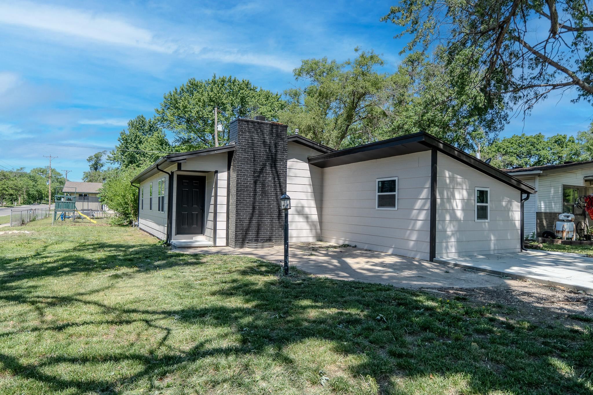 851 Charron Dr, El Dorado, Kansas image 1
