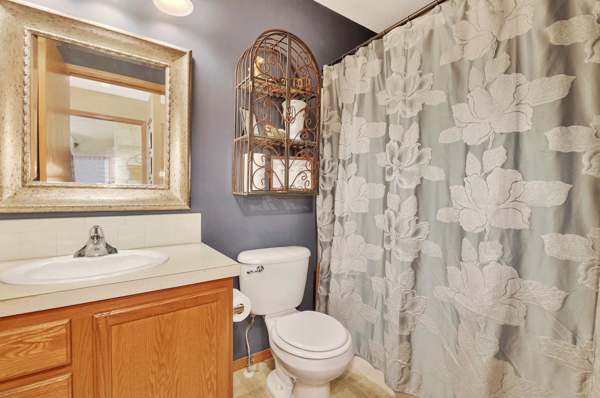 Wichita, Kansas 67219, United States, 4 Bedrooms Bedrooms, ,3 BathroomsBathrooms,Residential,Pending,55055