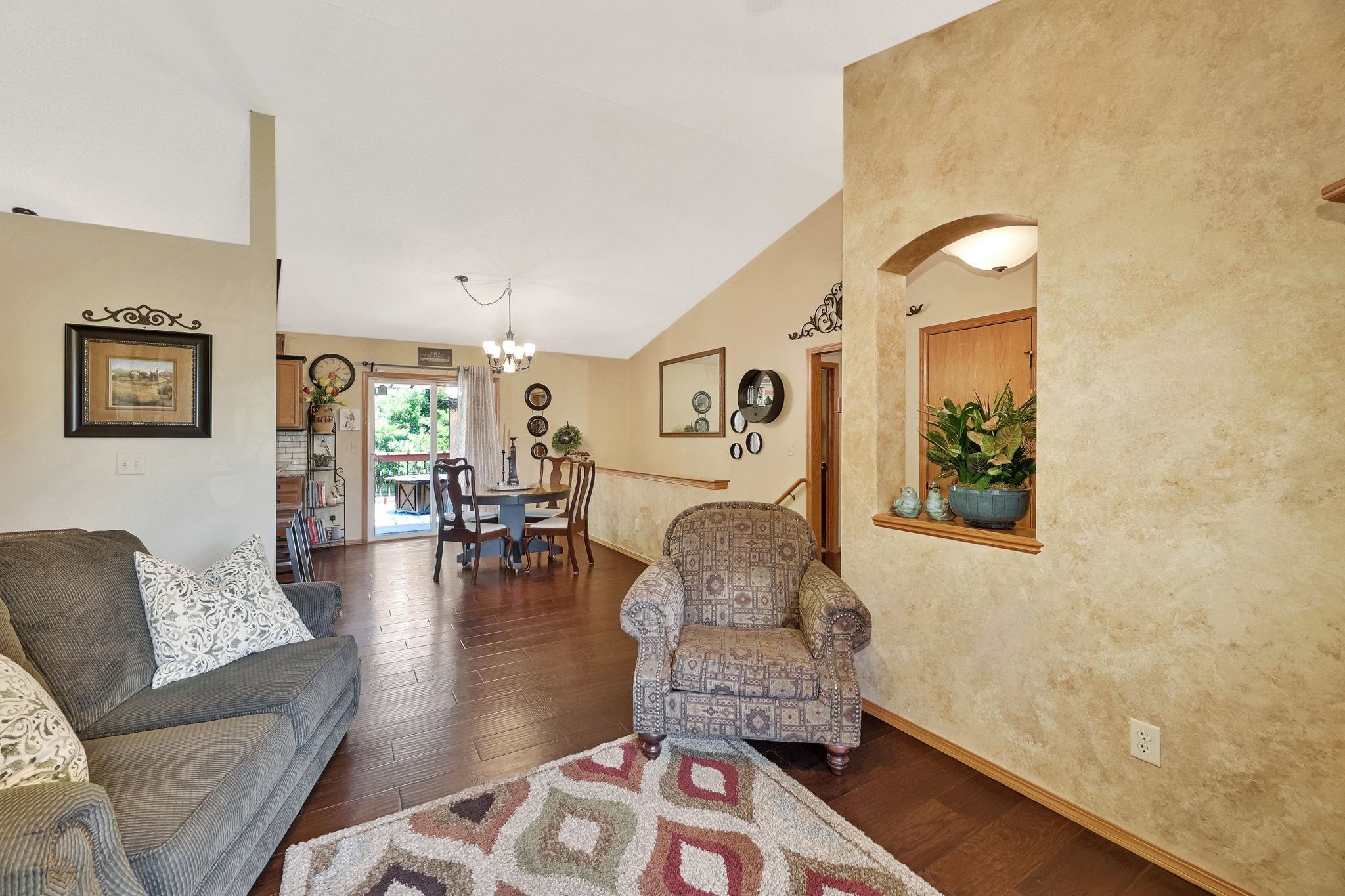 Wichita, Kansas 67219, United States, 4 Bedrooms Bedrooms, ,3 BathroomsBathrooms,Residential,Pending,55055