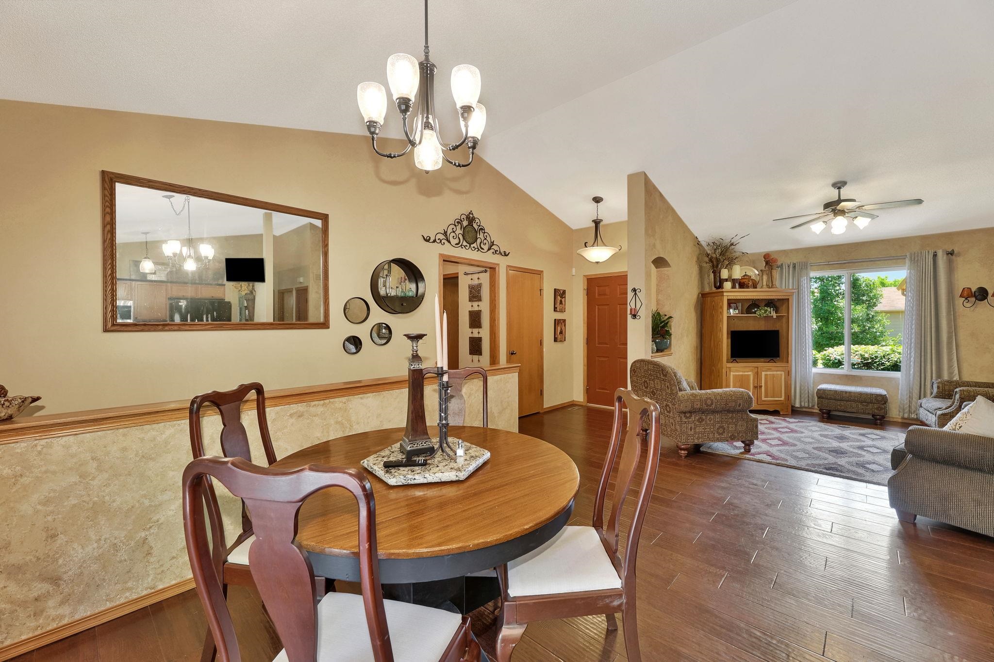 Wichita, Kansas 67219, United States, 4 Bedrooms Bedrooms, ,3 BathroomsBathrooms,Residential,Pending,55055