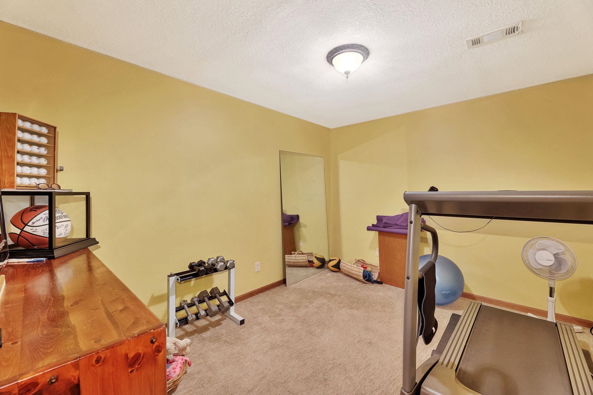 Wichita, Kansas 67219, United States, 4 Bedrooms Bedrooms, ,3 BathroomsBathrooms,Residential,Pending,55055