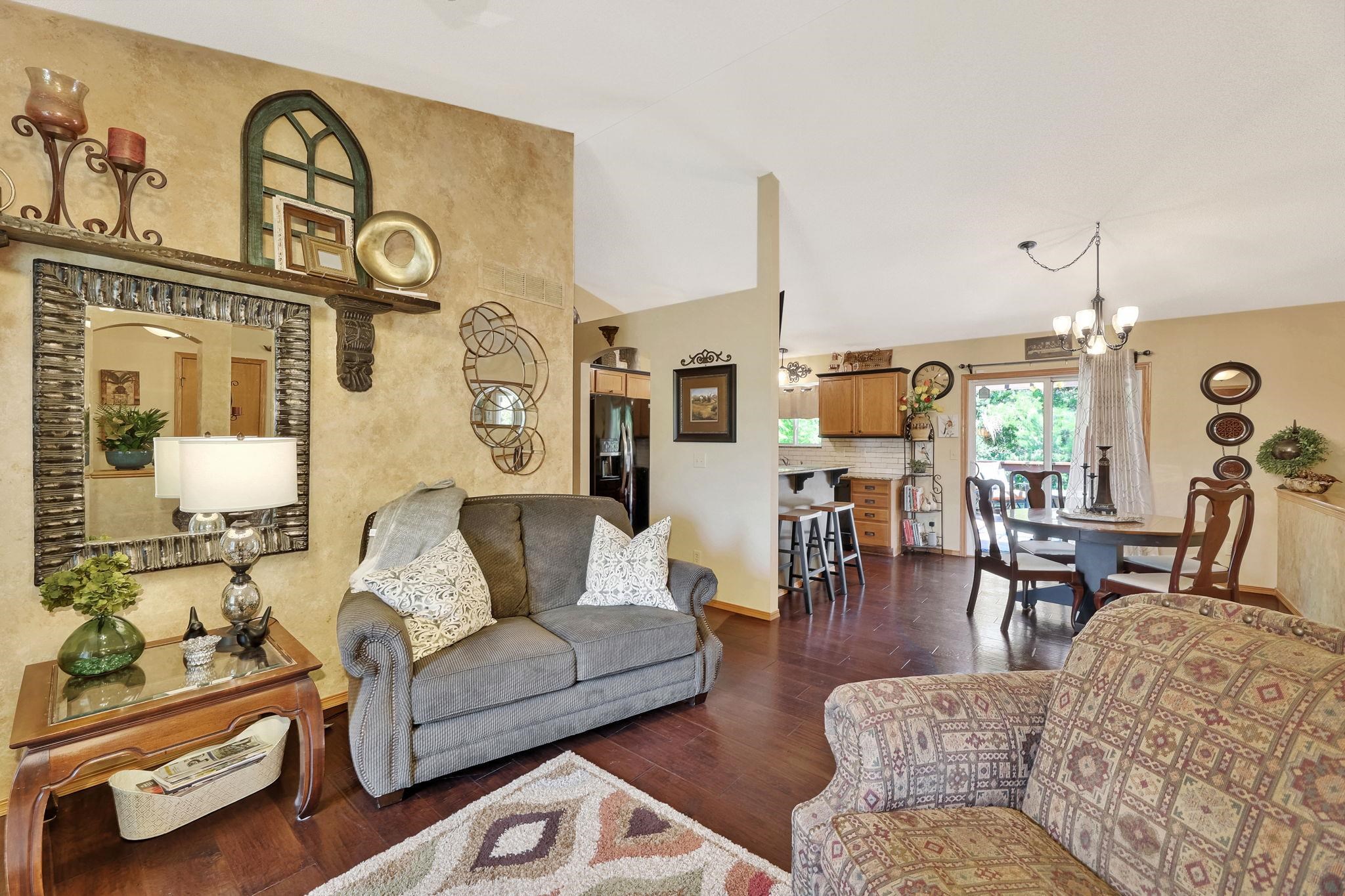 Wichita, Kansas 67219, United States, 4 Bedrooms Bedrooms, ,3 BathroomsBathrooms,Residential,Pending,55055