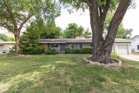 Homes For Sale - 526 E Park Lane<br/> Sedgwick County, Derby, KS 67037