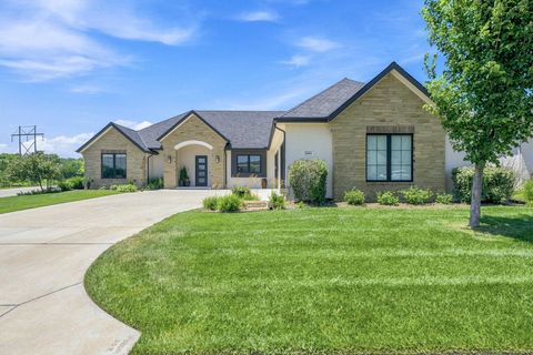 Townhouse For Sale - 10904 E Steeplechase Ct<br/> Sedgwick County, Wichita, KS 67206