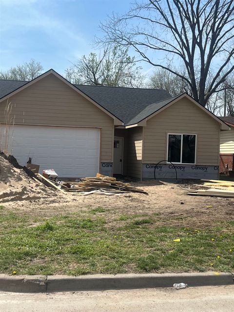Homes For Sale - 3233 E Skinner St<br/> Wichita, KS 67218