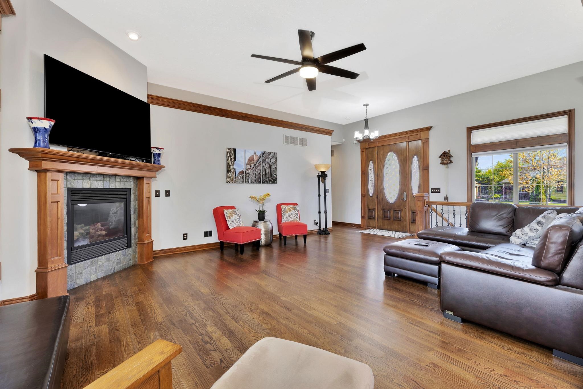 2437 N Peckham Ct, Wichita, Kansas image 3