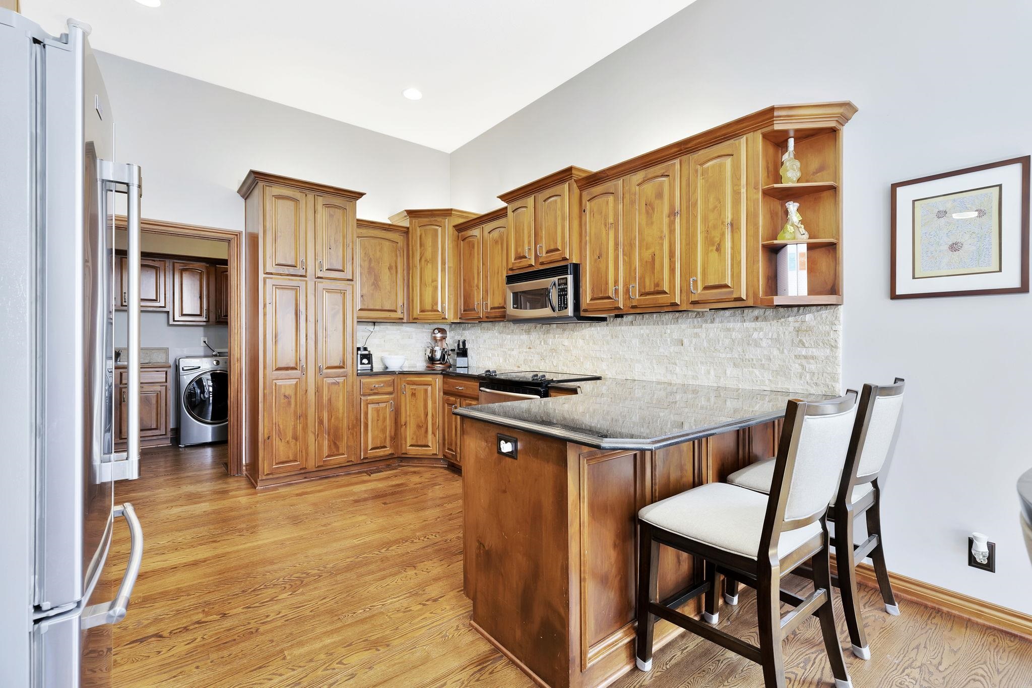 2437 N Peckham Ct, Wichita, Kansas image 8