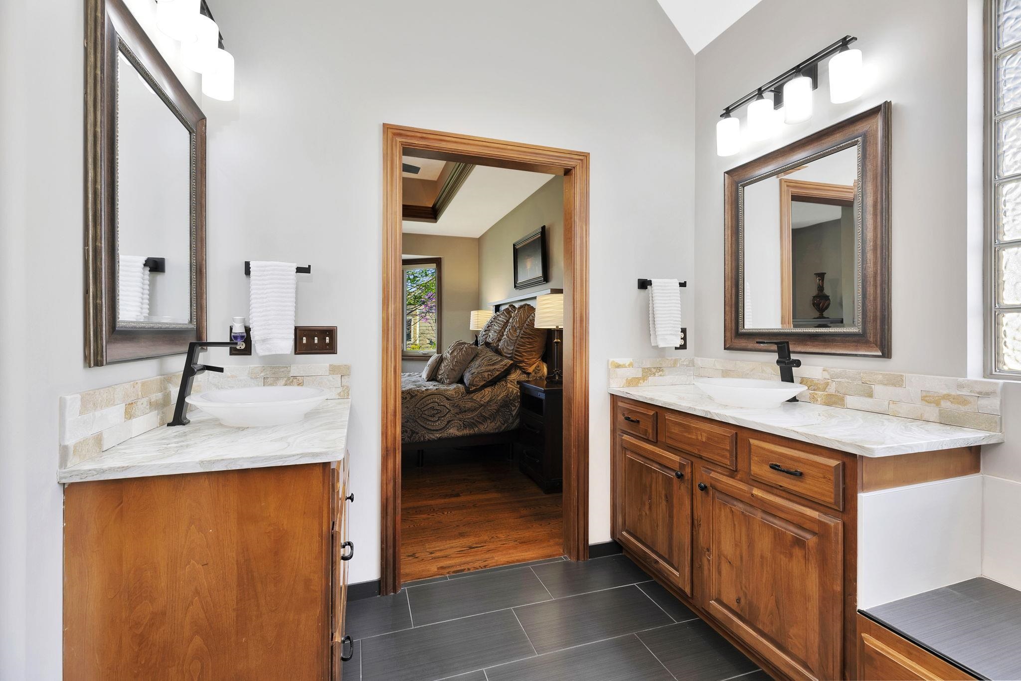 2437 N Peckham Ct, Wichita, Kansas image 17