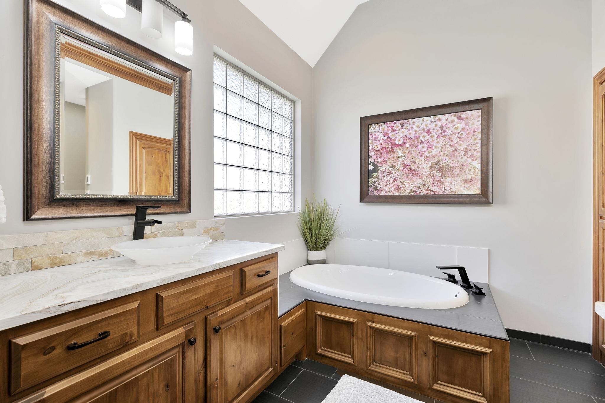 2437 N Peckham Ct, Wichita, Kansas image 15