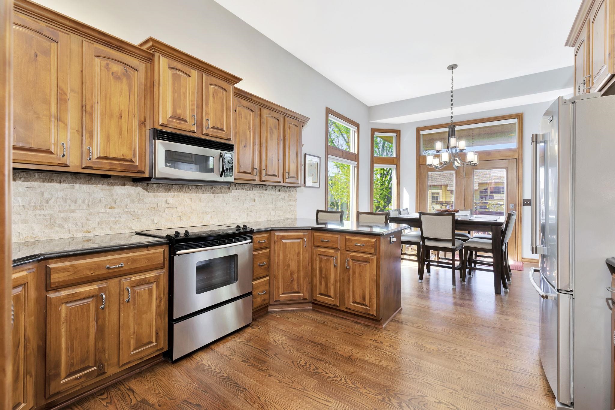 2437 N Peckham Ct, Wichita, Kansas image 11