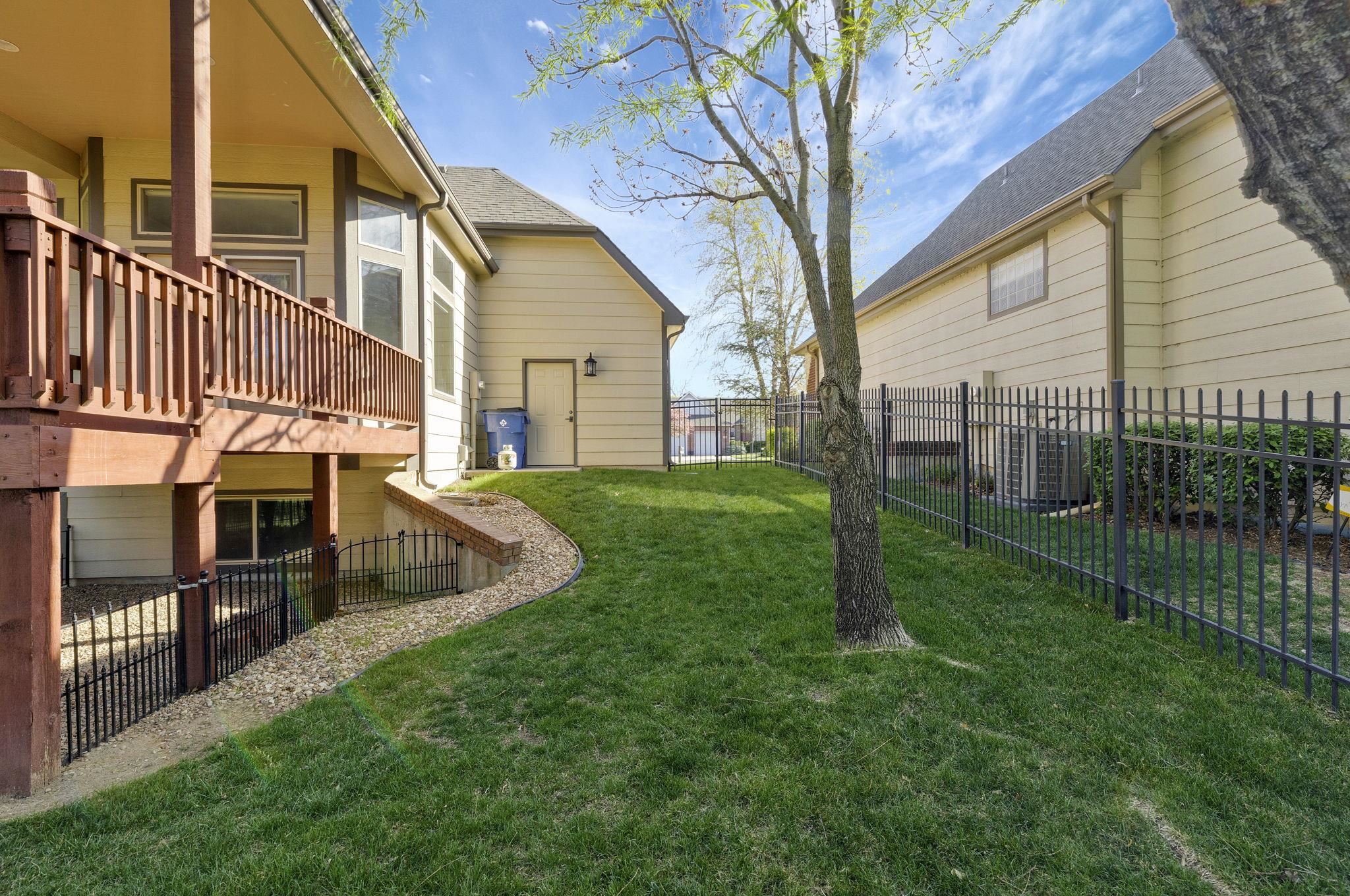 2437 N Peckham Ct, Wichita, Kansas image 34