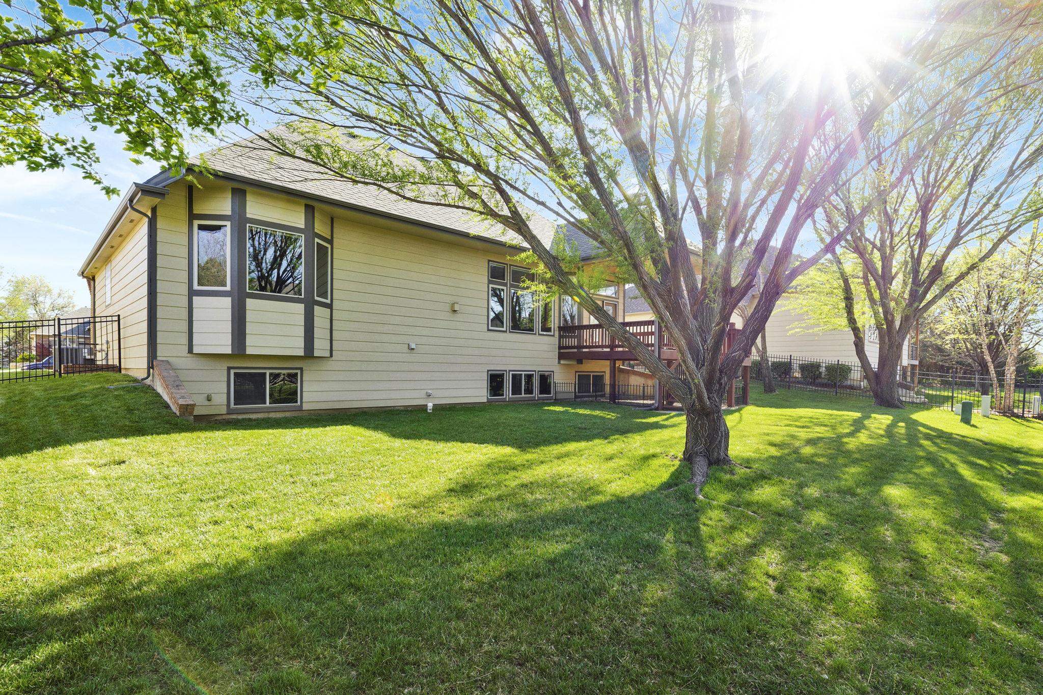 2437 N Peckham Ct, Wichita, Kansas image 32