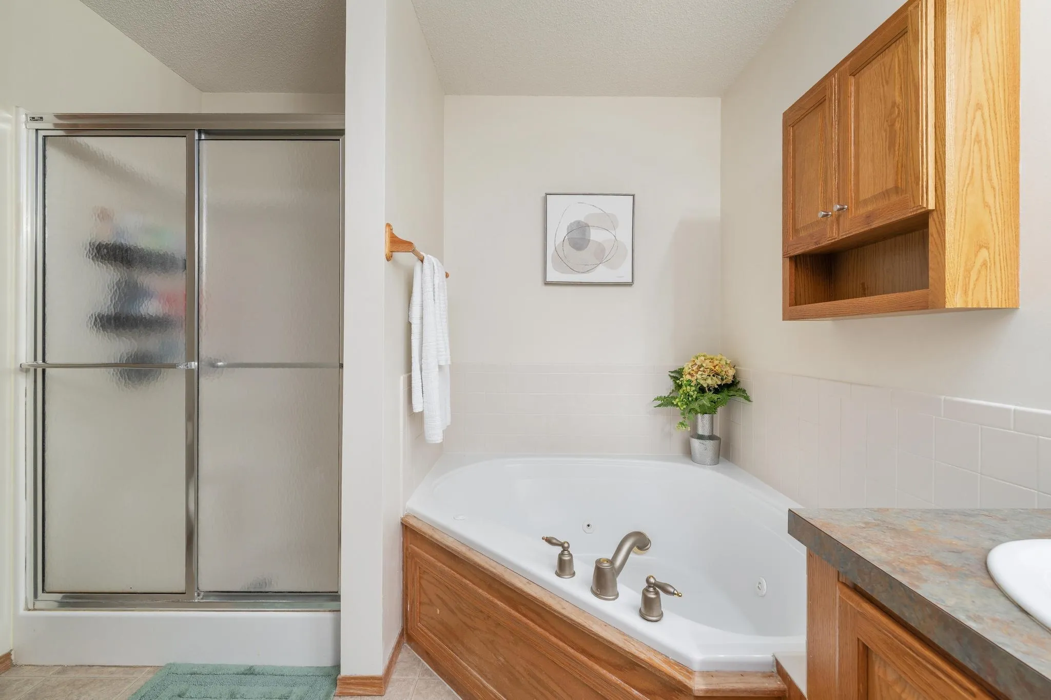 Derby, Kansas 67037, United States, 4 Bedrooms Bedrooms, ,3 BathroomsBathrooms,Residential,Pending,144383