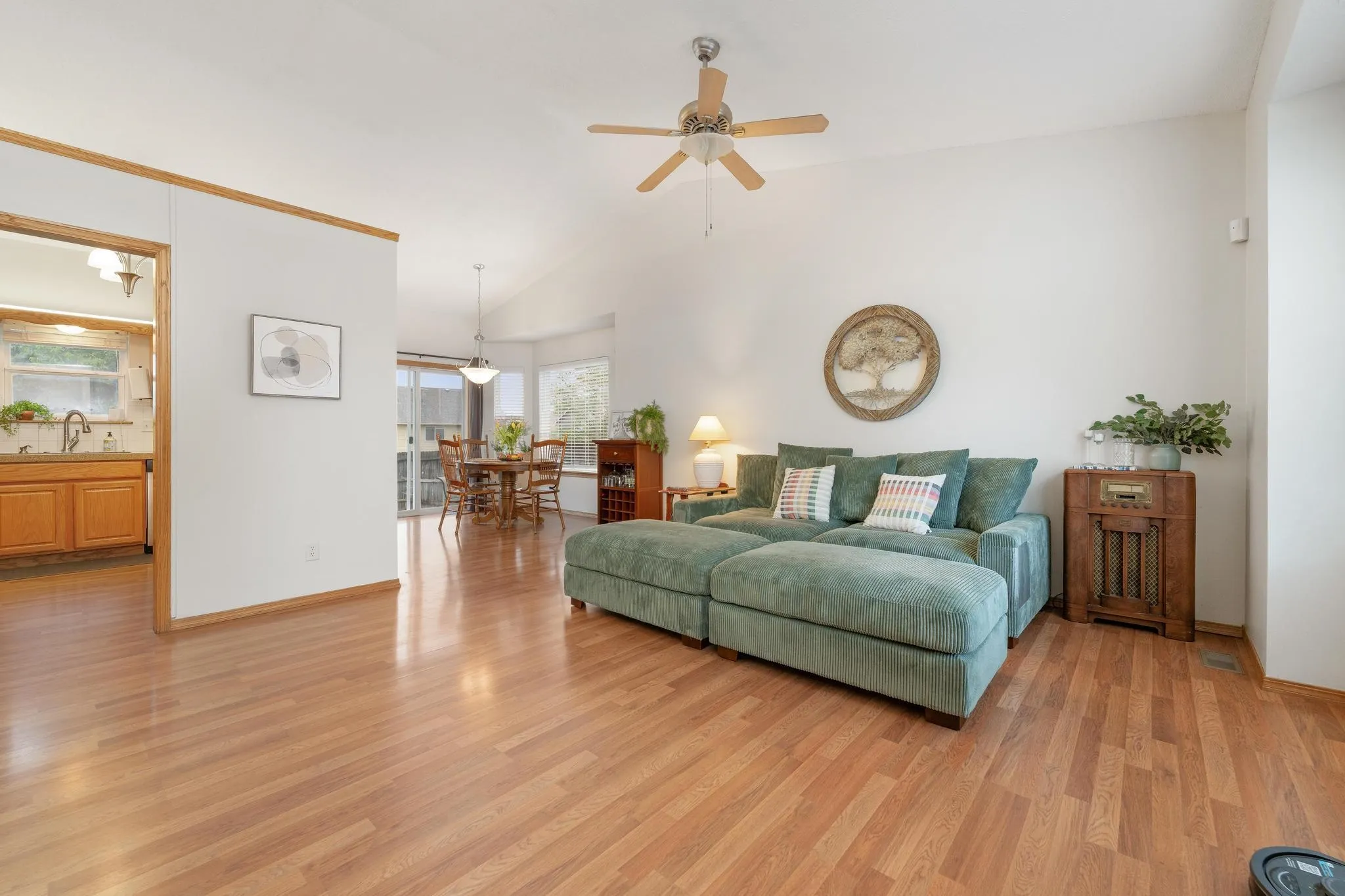 Derby, Kansas 67037, United States, 4 Bedrooms Bedrooms, ,3 BathroomsBathrooms,Residential,Pending,144383