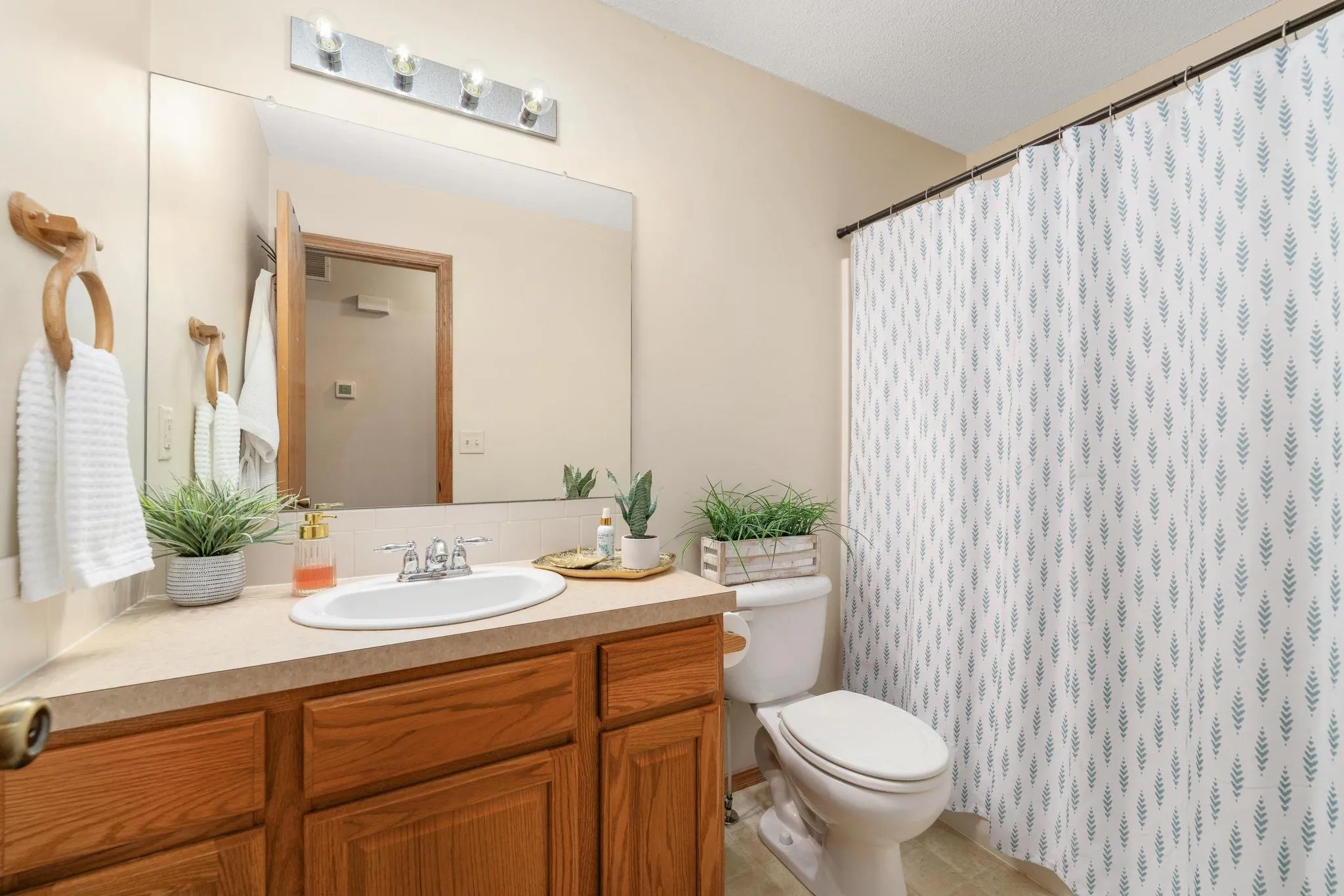 Derby, Kansas 67037, United States, 4 Bedrooms Bedrooms, ,3 BathroomsBathrooms,Residential,Pending,144383