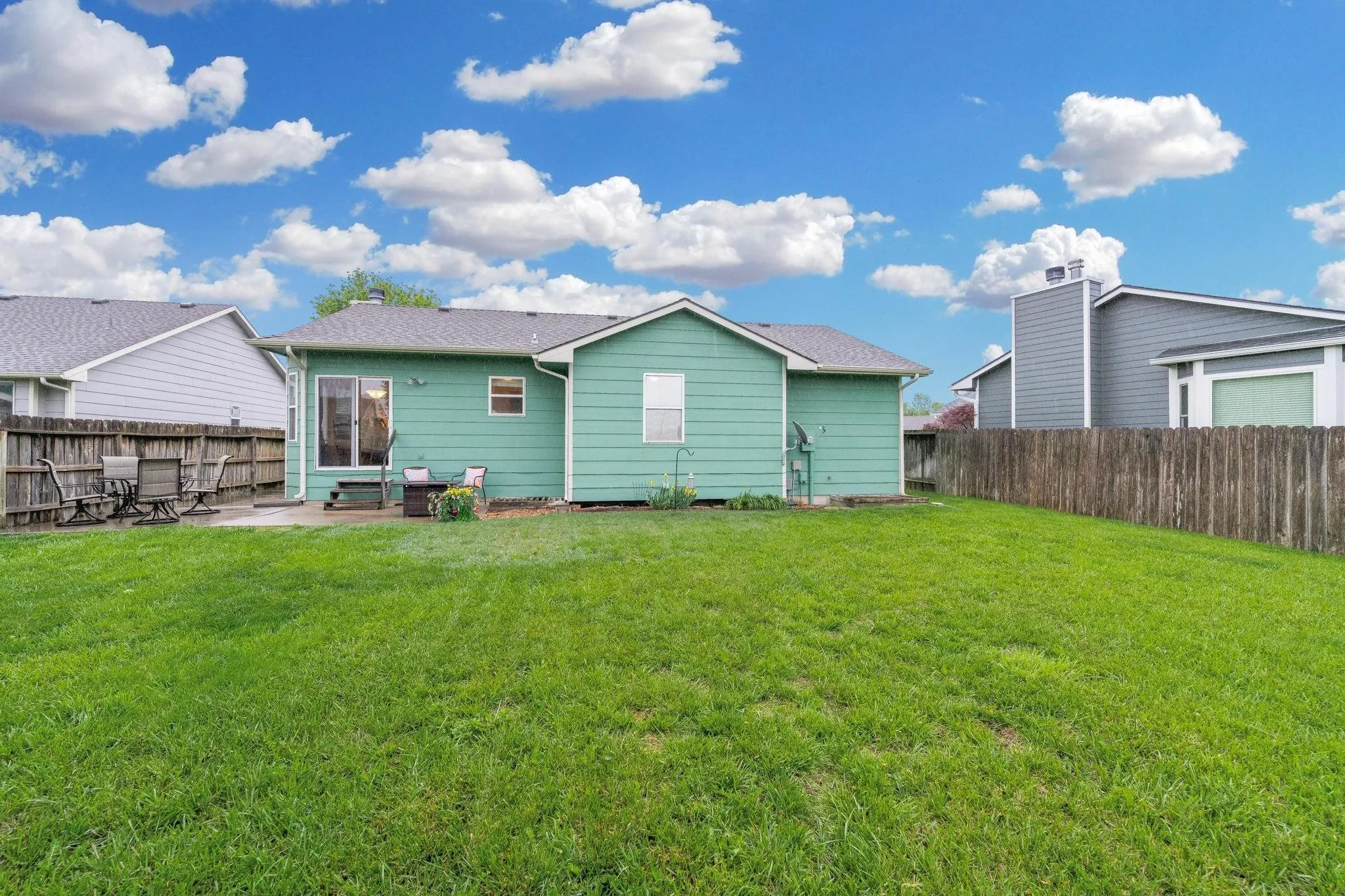 Derby, Kansas 67037, United States, 4 Bedrooms Bedrooms, ,3 BathroomsBathrooms,Residential,Pending,144383