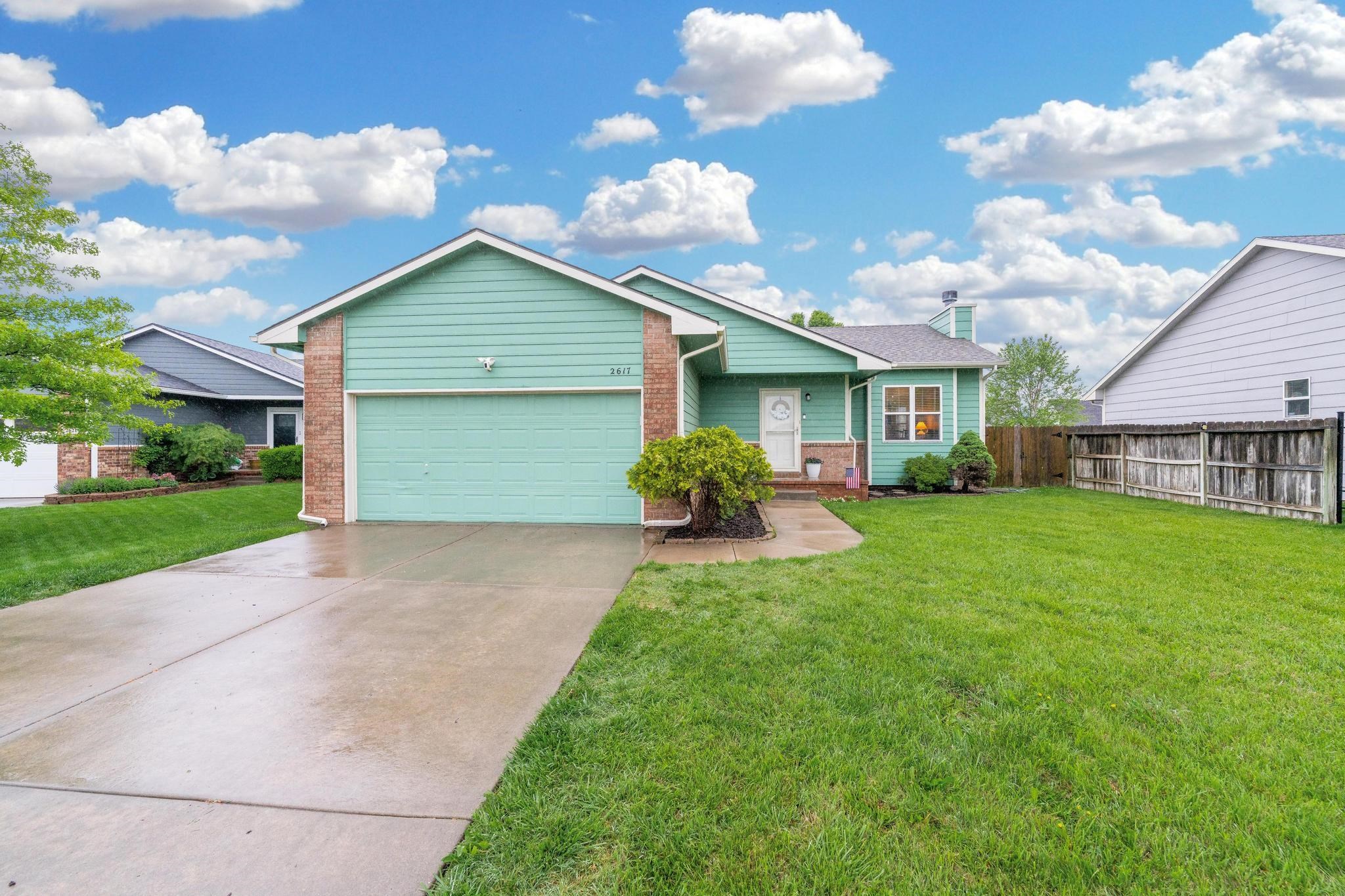 2617 E Old Spring Ct, Derby, Kansas image 2
