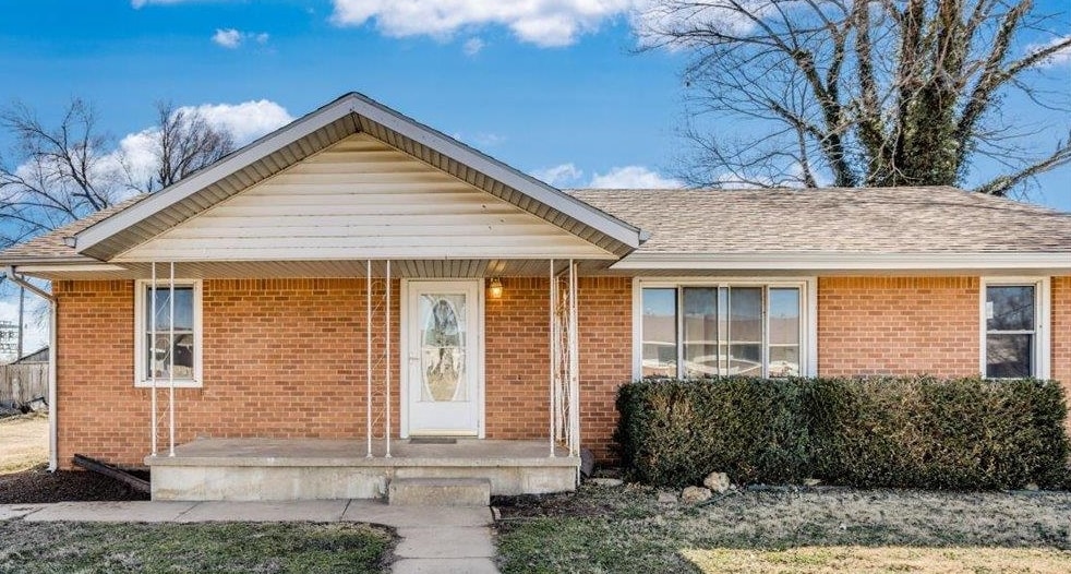 1011 E C Ave, Kingman, Kansas image 2