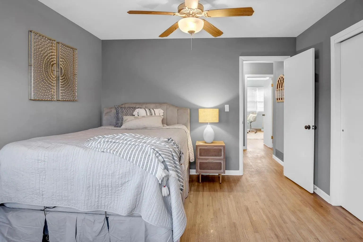 Newton, Kansas 67114, United States, 3 Bedrooms Bedrooms, ,2 BathroomsBathrooms,Residential,Pending,35327