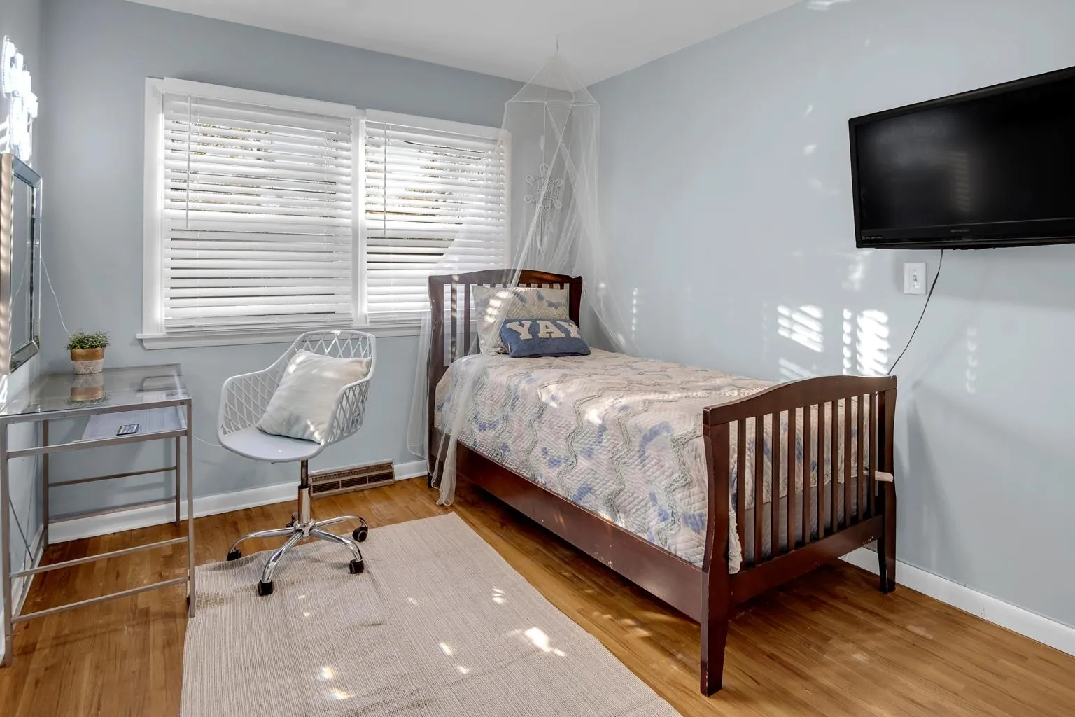 Newton, Kansas 67114, United States, 3 Bedrooms Bedrooms, ,2 BathroomsBathrooms,Residential,Pending,35327