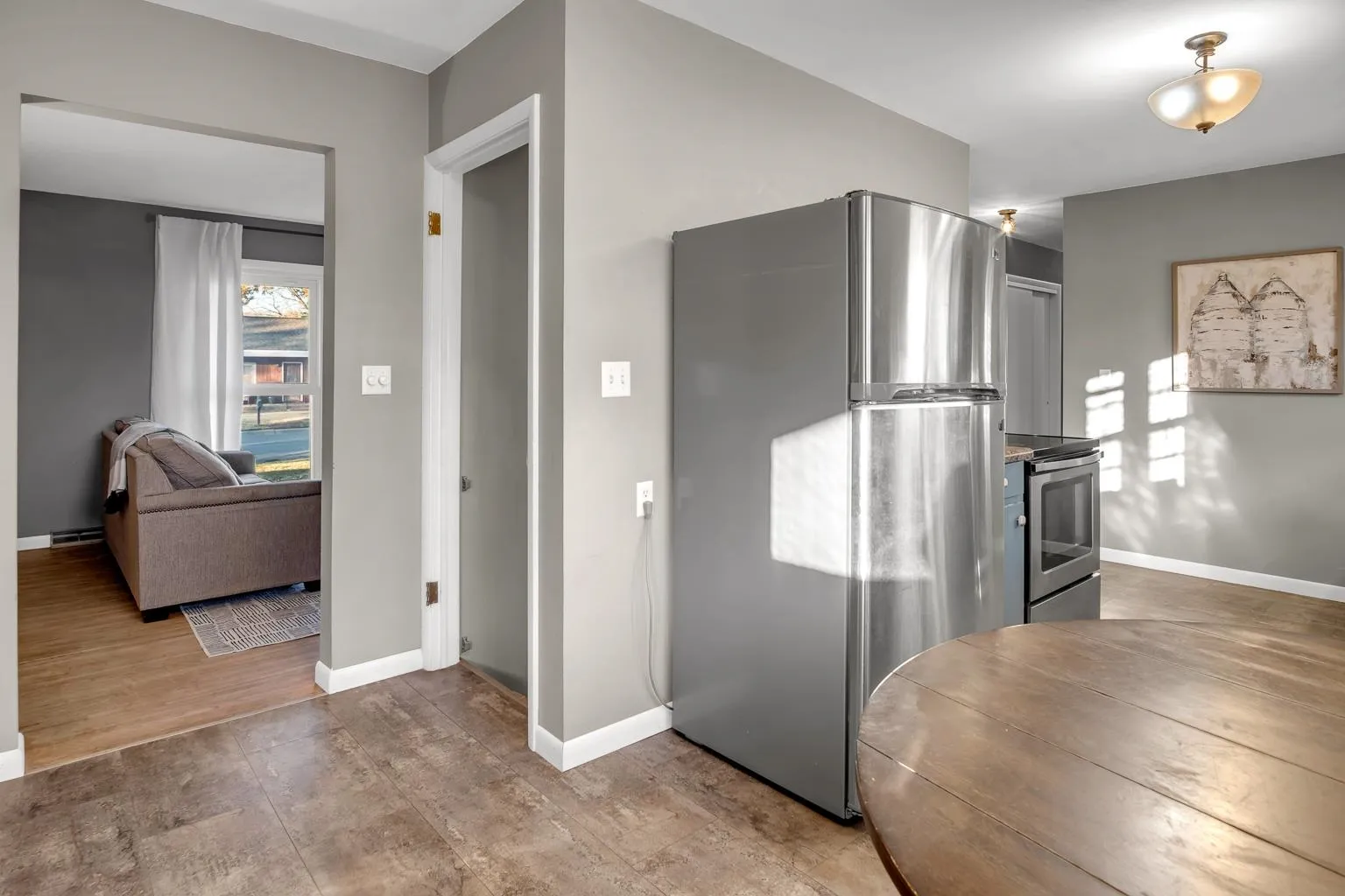 Newton, Kansas 67114, United States, 3 Bedrooms Bedrooms, ,2 BathroomsBathrooms,Residential,Pending,35327