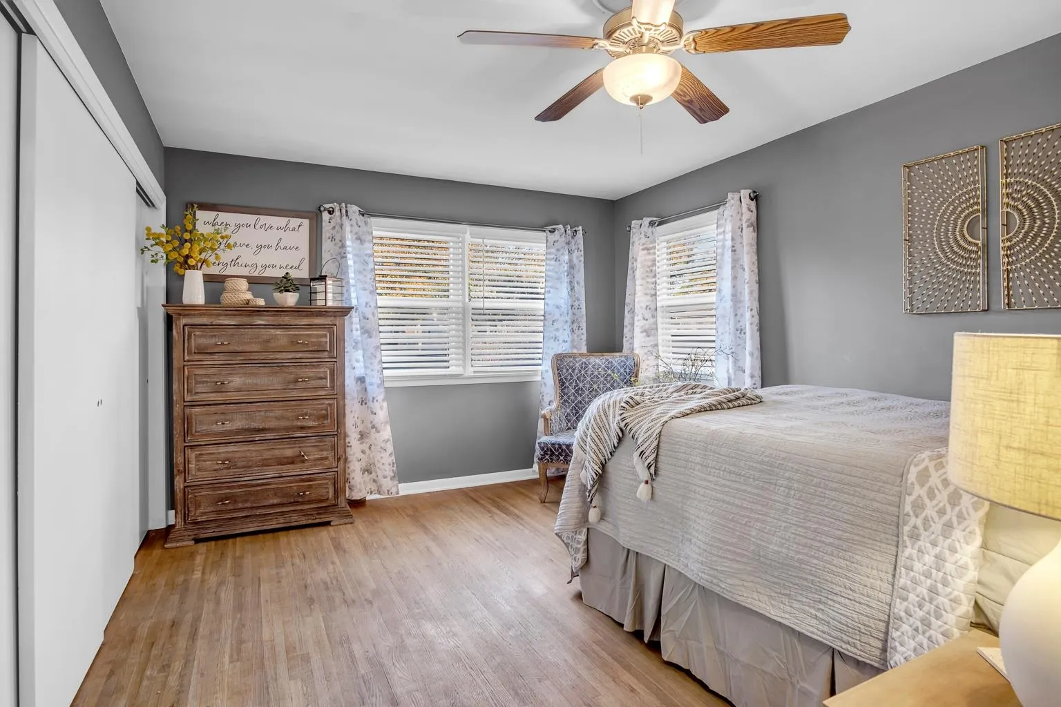 Newton, Kansas 67114, United States, 3 Bedrooms Bedrooms, ,2 BathroomsBathrooms,Residential,Pending,35327