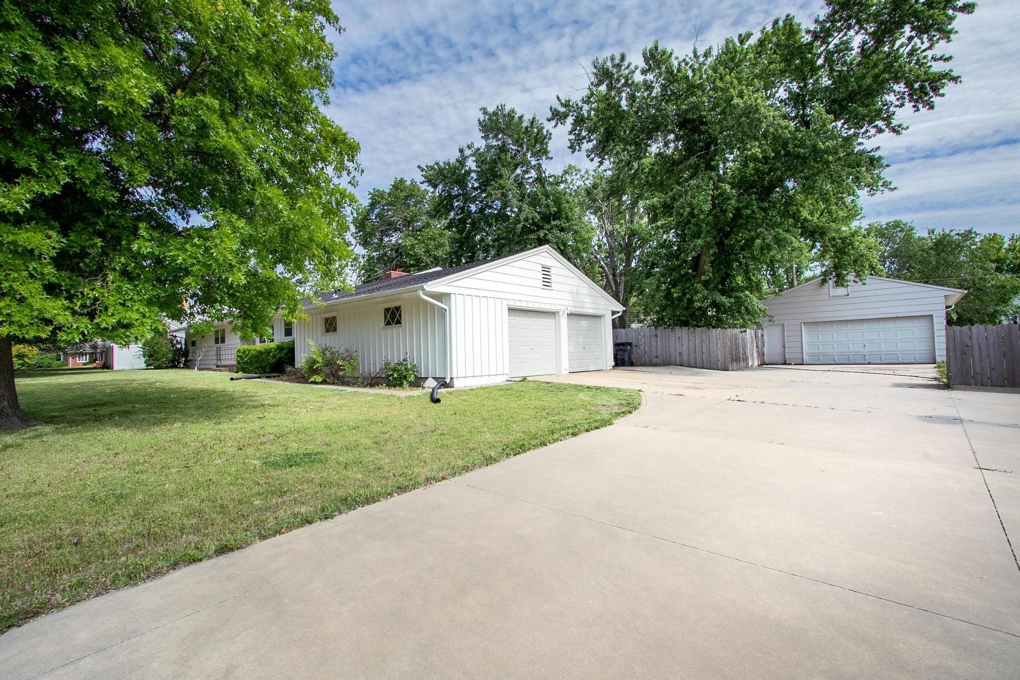 5 Indian Ln, Newton, Kansas image 24